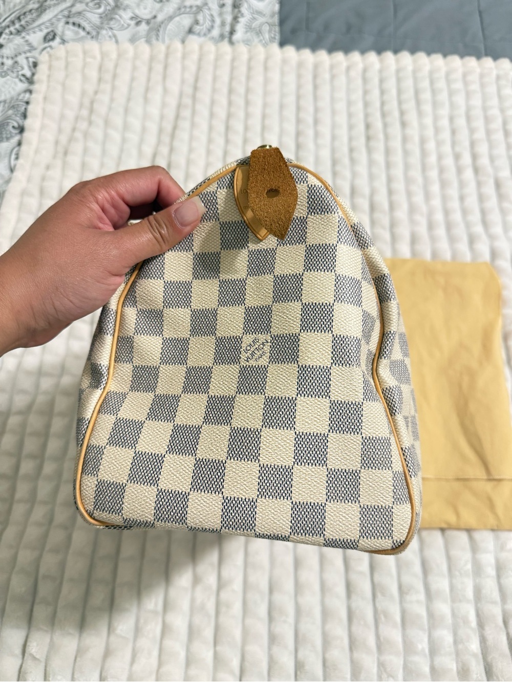 Louis Vuitton Damier Azur Canvas Speedy 30 - White and Light Blue Checkered - Picture 11 of 13